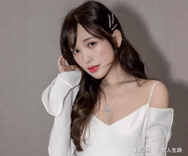 金莎男友疑似是廚師？本人更喜歡白馬王子，曾公開示愛盛況未果