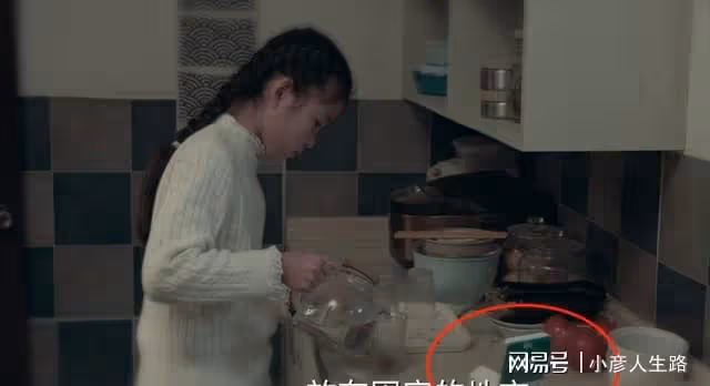 論植入,誰有《罰罪》這麼肆無忌憚?遍地廣告卻沒人反感