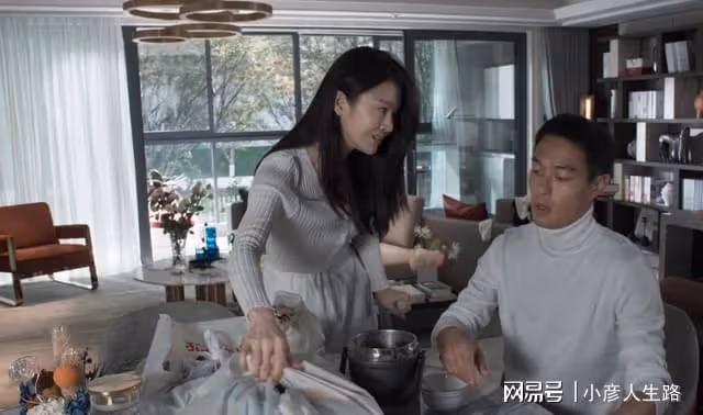 論植入,誰有《罰罪》這麼肆無忌憚?遍地廣告卻沒人反感