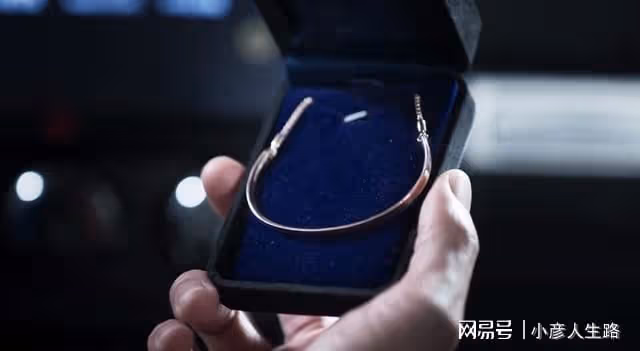 論植入，誰有《罰罪》這麼肆無忌憚？遍地廣告卻沒人反感