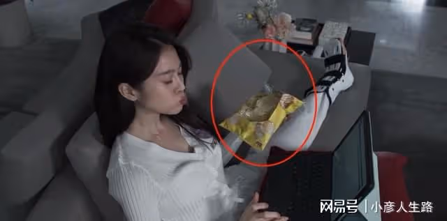 論植入，誰有《罰罪》這麼肆無忌憚？遍地廣告卻沒人反感