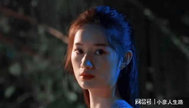 兩年前演瘋批,如今憑甜妹楊玲出圈,《冰雨火》郭曉婷好會選!