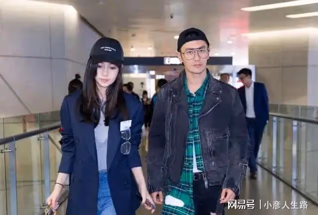 離婚以後,黃曉明帶兒子出遊,小海綿可愛無比!