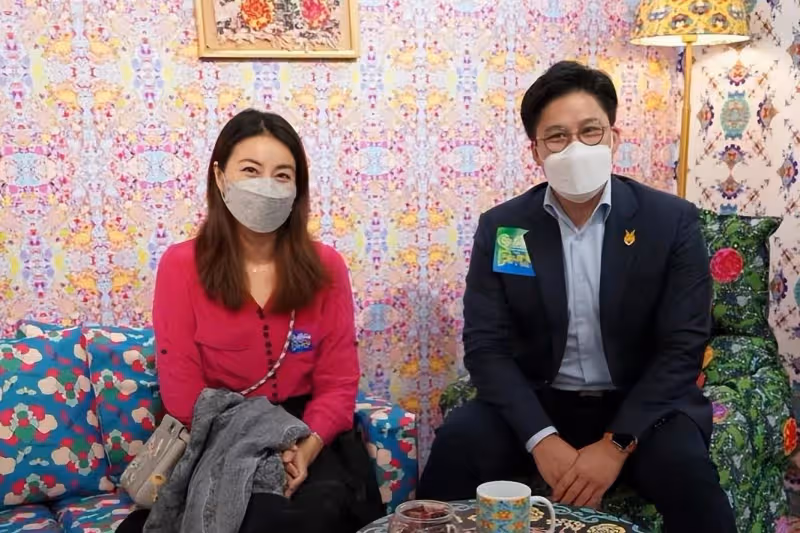 郭晶晶再獲好評，霍啟剛事業進入正軌，感謝老婆做堅實的後盾