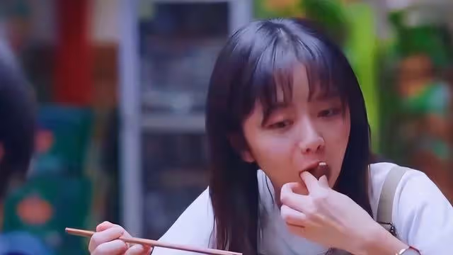 9月1日,任嘉倫為學生加油,譚松韻入圍女性角色,實至名歸