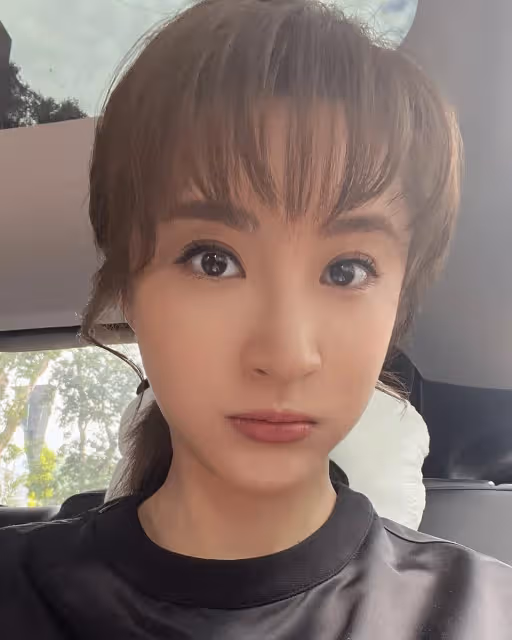 林夏薇邊泡澡邊吃飯　素顏示人網民認不出