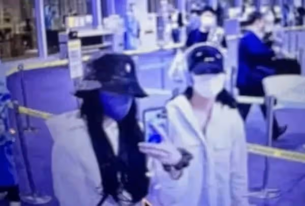 Jennie視角V躺床照疑外泄　BLACKPINK Lisa私照也外流