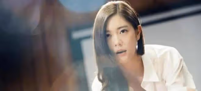 她是「亞洲第一美女」，以為沒人敢追她，原來早已嫁人為妻