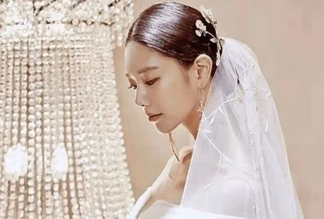 她是「亞洲第一美女」，以為沒人敢追她，原來早已嫁人為妻