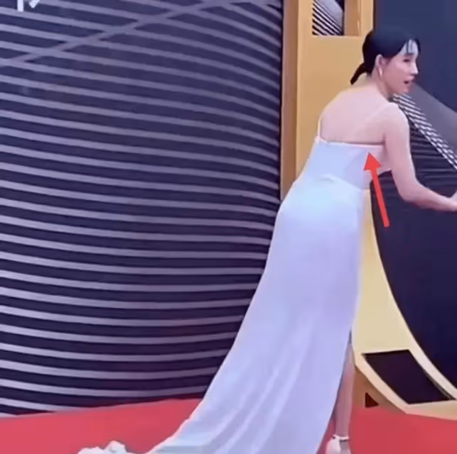 女星「藏起來」的現場圖:膚色暗沉、虎背熊腰