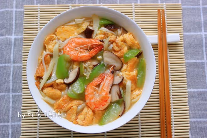 🍜絲瓜三鮮面｜適合夏天的鮮美掛麵
