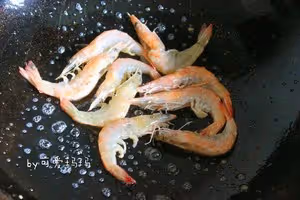 🍜絲瓜三鮮面｜適合夏天的鮮美掛麵