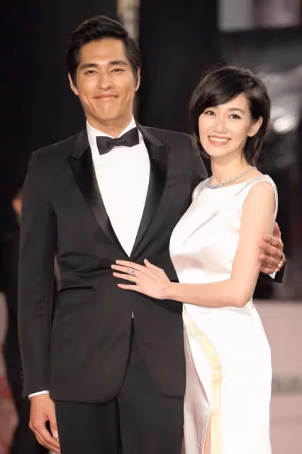 性格浪子變慈父，42歲藍正龍不捨愛妻為孩子淡出，結婚7年宣告老婆自由了：一切都值得了