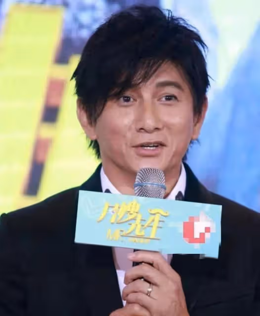 45歲以上男明星近況：有人從校草變大爺，有人臉部僵硬如石頭