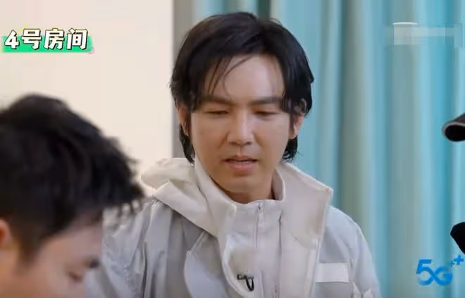 45歲以上男明星近況：有人從校草變大爺，有人臉部僵硬如石頭