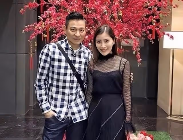 恭喜！知名富家千金曬照宣布懷二胎，身材豐滿孕肚明顯