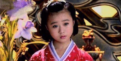 6歲出道,認林心如為干媽,被於正捧紅,如今23歲長成這樣