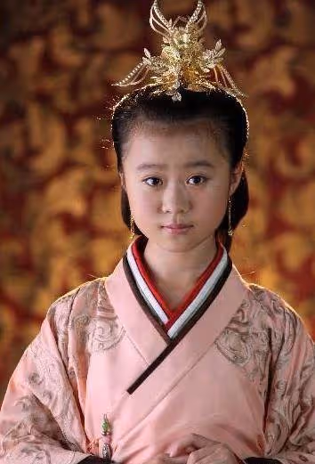 6歲出道,認林心如為干媽,被於正捧紅,如今23歲長成這樣