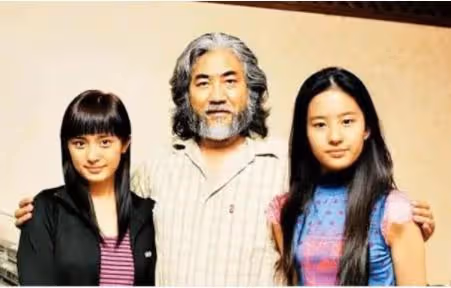 完美逆襲!14年前「給劉亦菲撐傘」顏值出眾,今成收視女王擁身家45億,離婚後更是活成少女