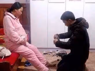 老家要拆遷繼母讓我回去看看,無意中發現米袋的秘密,我泣不成聲