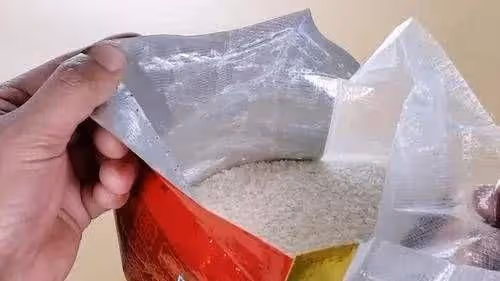 老家要拆遷繼母讓我回去看看,無意中發現米袋的秘密,我泣不成聲