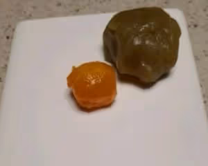 簡單的月餅（不用轉化糖漿，不用梘水，不塌腰，不泄腳）