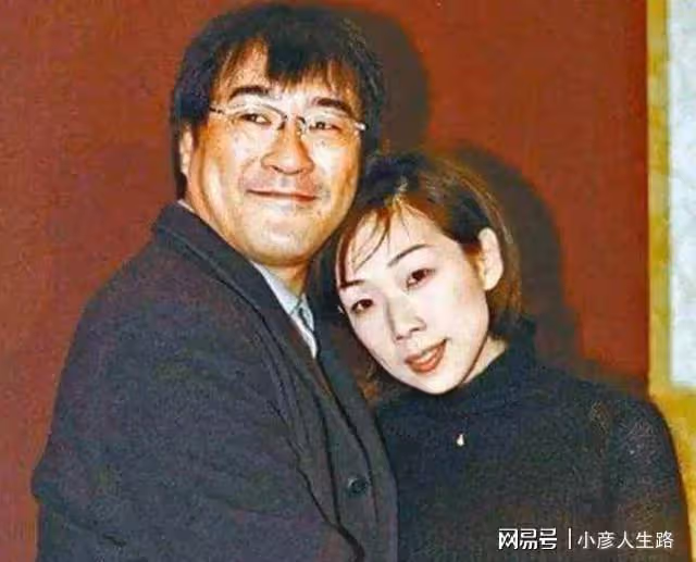 又一知名藝人移居英國!胡楓透露乾女兒林憶蓮動態,同女兒在一起
