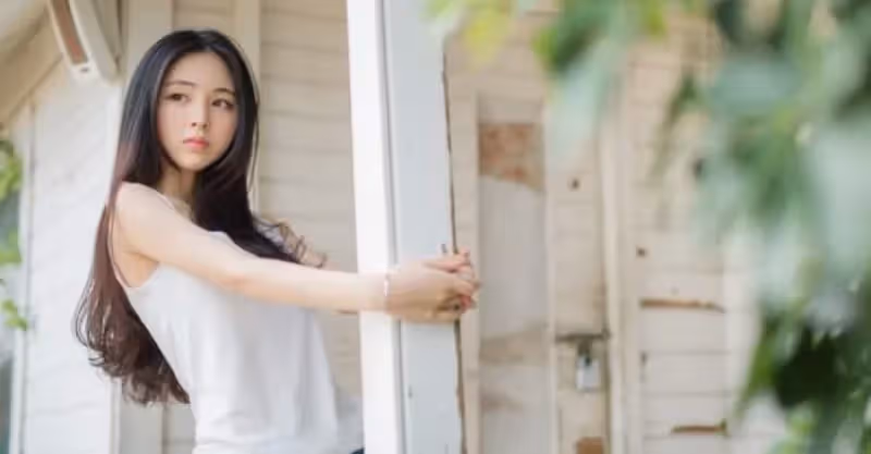「你一個外人憑啥賣小叔婚房」兒媳丟出房產證扇婆婆臉上：這是我的房