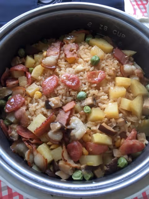 什錦煲仔飯（電飯鍋版）