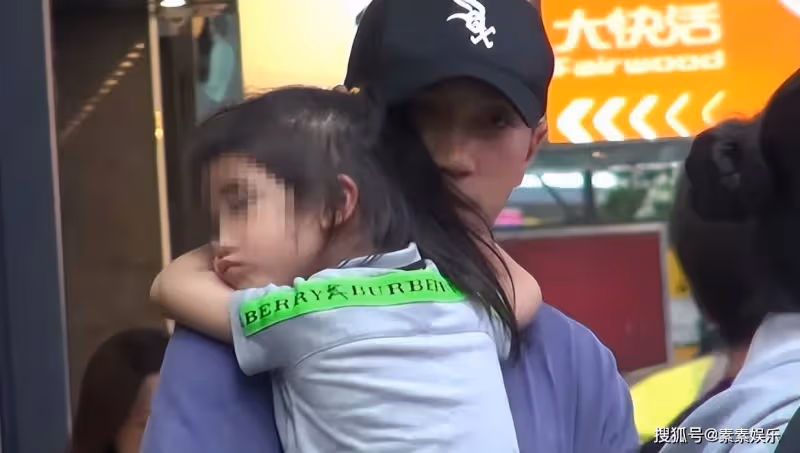 楊冪女兒小糯米將到北京定居上學?爺爺劉丹出面給出回應