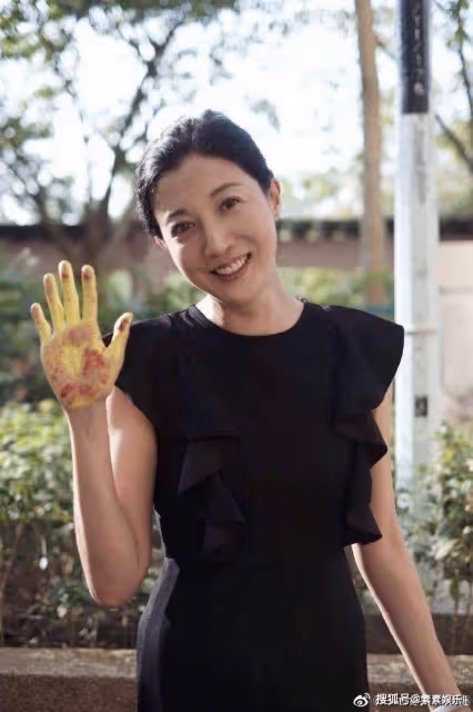 吳綺莉發文稱讚女兒的心很美,母女關係開始破冰,有望實現團聚