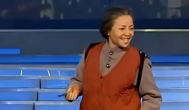 宋丹丹涉嫌退役兩年,她是如何一步步跌入「祭壇」的?