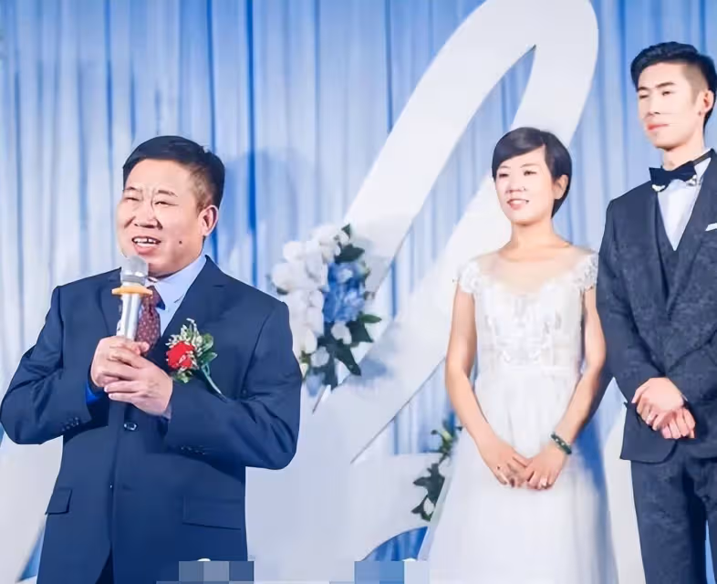 國家一級演員杜旭東與妻子相愛數十年,女兒離婚發誓要養她一輩子