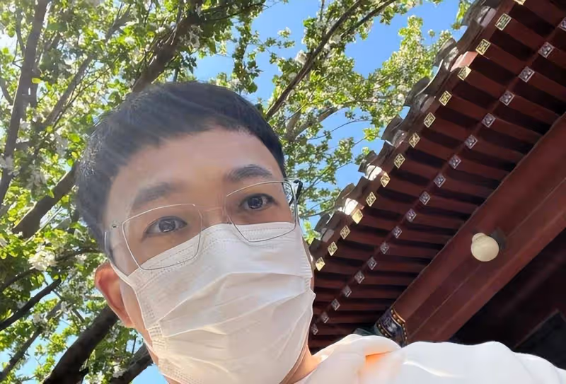 於正曝流量愛豆欠錢不還,公開二人聊天記錄,對方找父母要錢還債