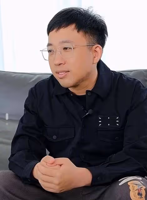 於正曝流量愛豆欠錢不還,公開二人聊天記錄,對方找父母要錢還債