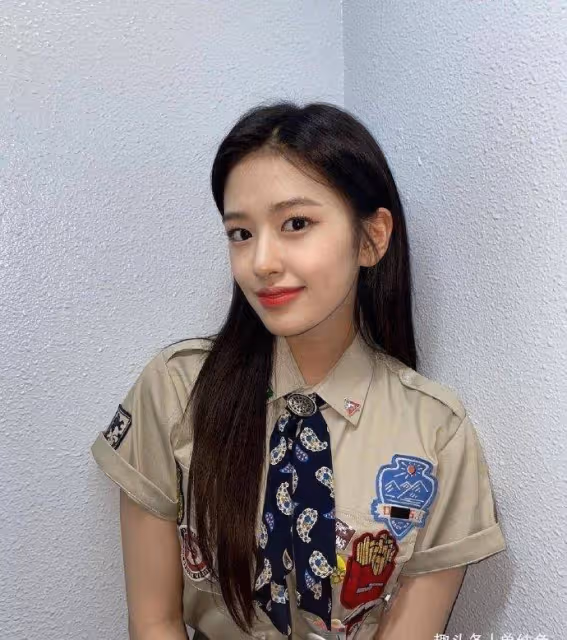 痛心!國外17歲女藝人過生日,中國粉絲集資200萬送禮物