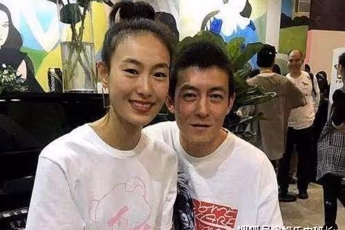 「說退就退」的陳冠希，今40歲過成這樣，素顏直播展現真實一面