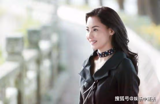 「說退就退」的陳冠希，今40歲過成這樣，素顏直播展現真實一面