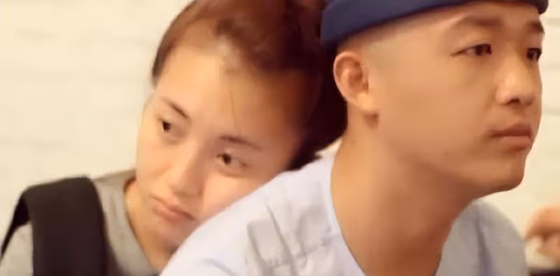 自己「洗腦」了這麼多年，包文婧該醒醒了