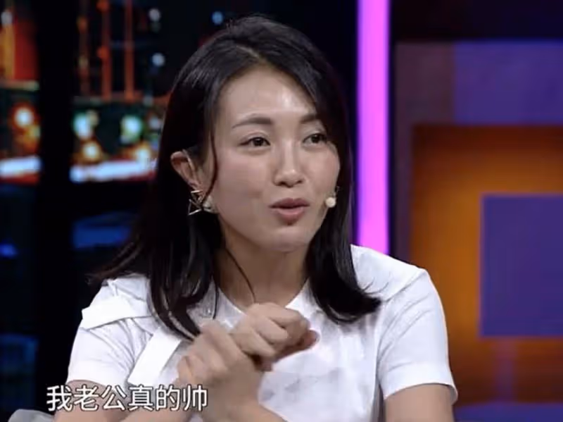 自己「洗腦」了這麼多年，包文婧該醒醒了