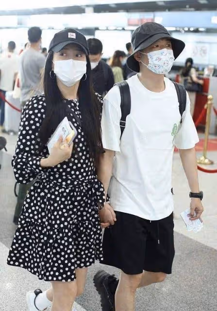 自己「洗腦」了這麼多年，包文婧該醒醒了
