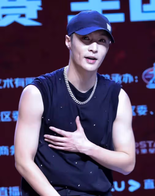 看臉是奶油小子，看身材反差太大了，只有這七位男星真正做到了