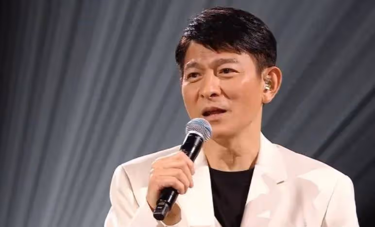 一生紅紅火火！3.5億人同時觀看劉德華線上演唱會，直接關閉送禮
