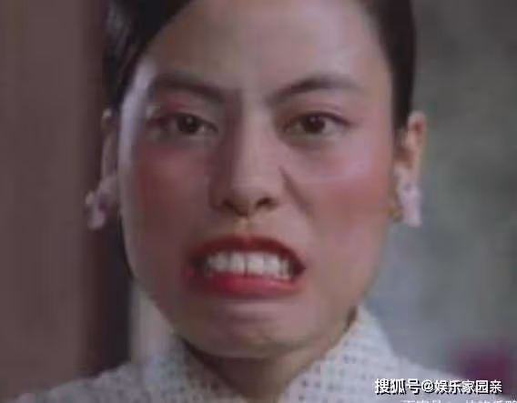 台上她是醜女「齙牙珍」，生活中的她卻神似王祖賢，如今生活美滿