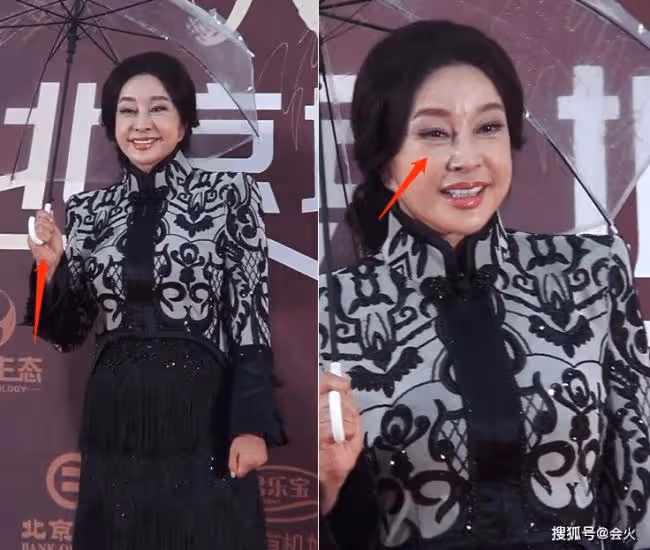 劉曉慶紅毯上指揮攝影師 面泛油光眼袋深重