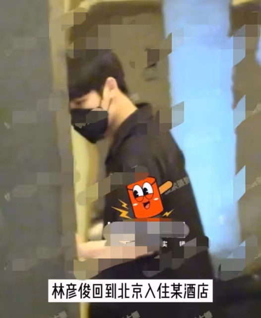 27歲男星被曝戀情!與美女酒店內共度三天三夜,女方顏值不輸明星