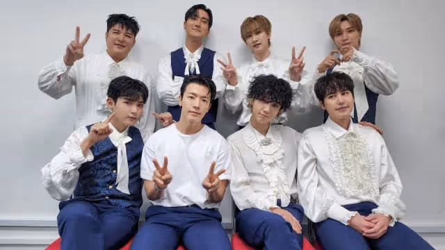 Super Junior獅城快閃26小時　演唱會結束大吃螃蟹慶功