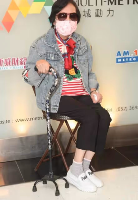 推自傳籌得50萬善款!知名老戲骨久違亮相,曝要靠標靶藥控制病情