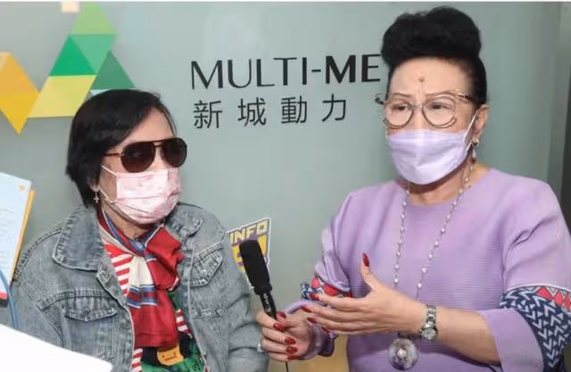 推自傳籌得50萬善款!知名老戲骨久違亮相,曝要靠標靶藥控制病情