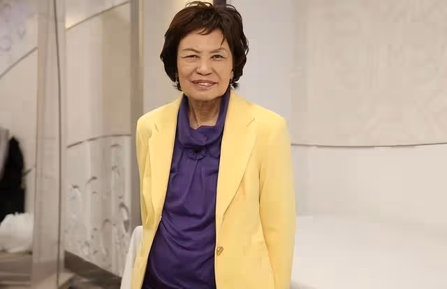 推自傳籌得50萬善款!知名老戲骨久違亮相,曝要靠標靶藥控制病情